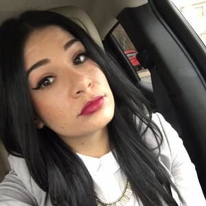 Meet your Posher, Yajaira